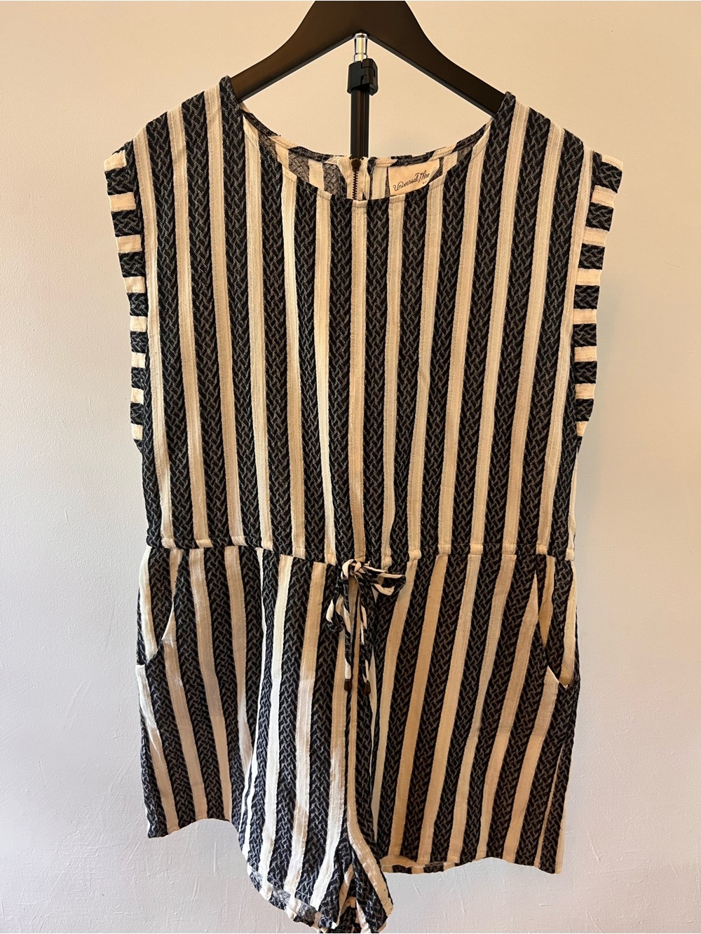 Universal Thread Navy White Striped Romper Drawstring Waist Pockets Size L